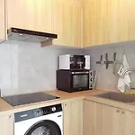 Modern 2-Bed Apt 80M2 With Elevator Free Parking N19-25