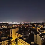 Modern 2-Bed Apt 80M2 With Elevator Free Parking N19-25