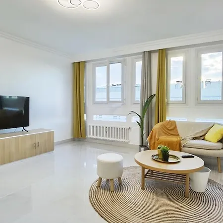 Apartment Modern 2-bed 80m2 With Elevator Free Parking N19-25 *