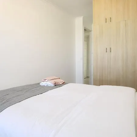 Apartment Modern 2-bed 80m2 With Elevator Free Parking N19-25