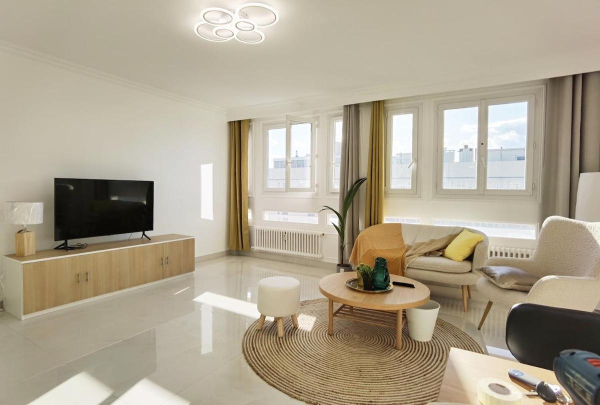 Apartment Modern 2-bed 80m2 With Elevator Free Parking N19-25